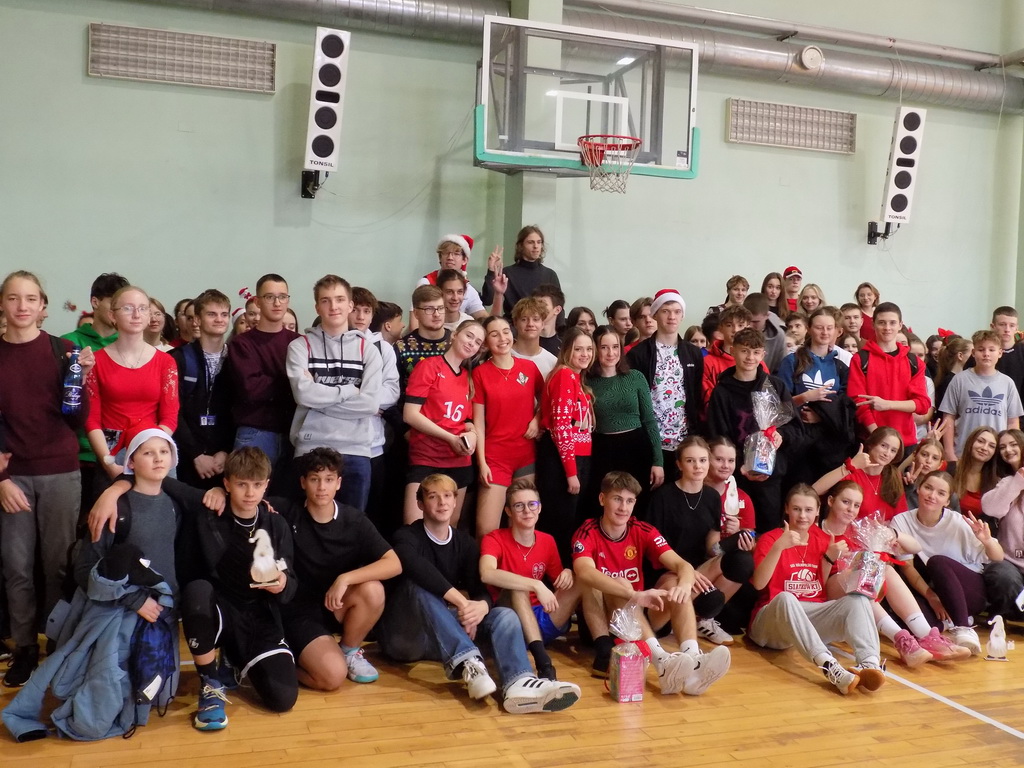 Zdjęcie Mikołajki_2023 (93)8e5b1621-e190-47fb-9731-8aa558fdb2da.jpg w galerii Mikołajki w II LO